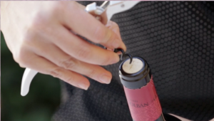 como abrir una botella de vino